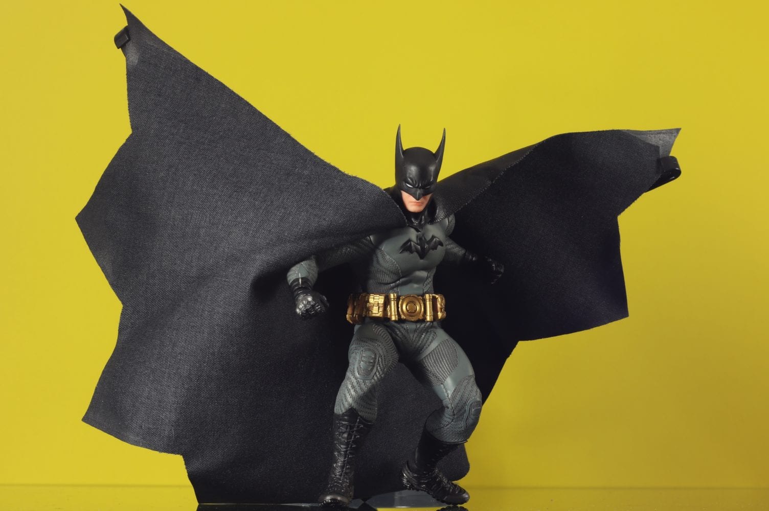 Photographic Plastic: One:12 Mezco Batman Ascending Knight - RetroZap!